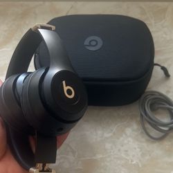 Apple Solo Beats 4