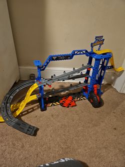 Monster Jam Garage