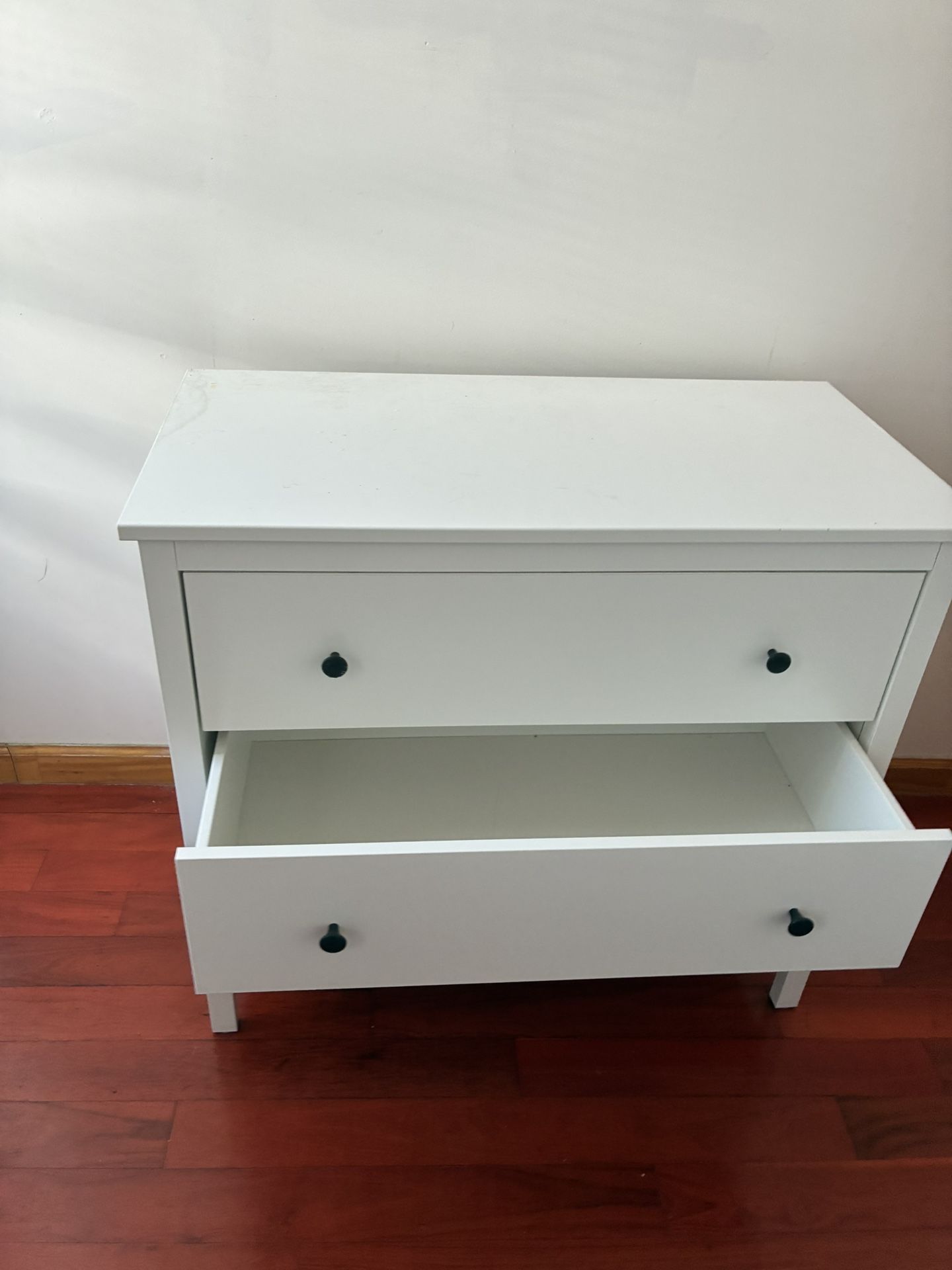 White IKEA hemnes Dresser 3 Drawers