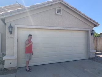 Long-Panel Design Garage Doors