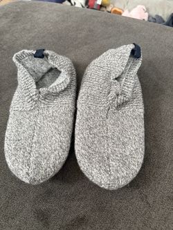 Men’s Size Medium Bombas Slippers