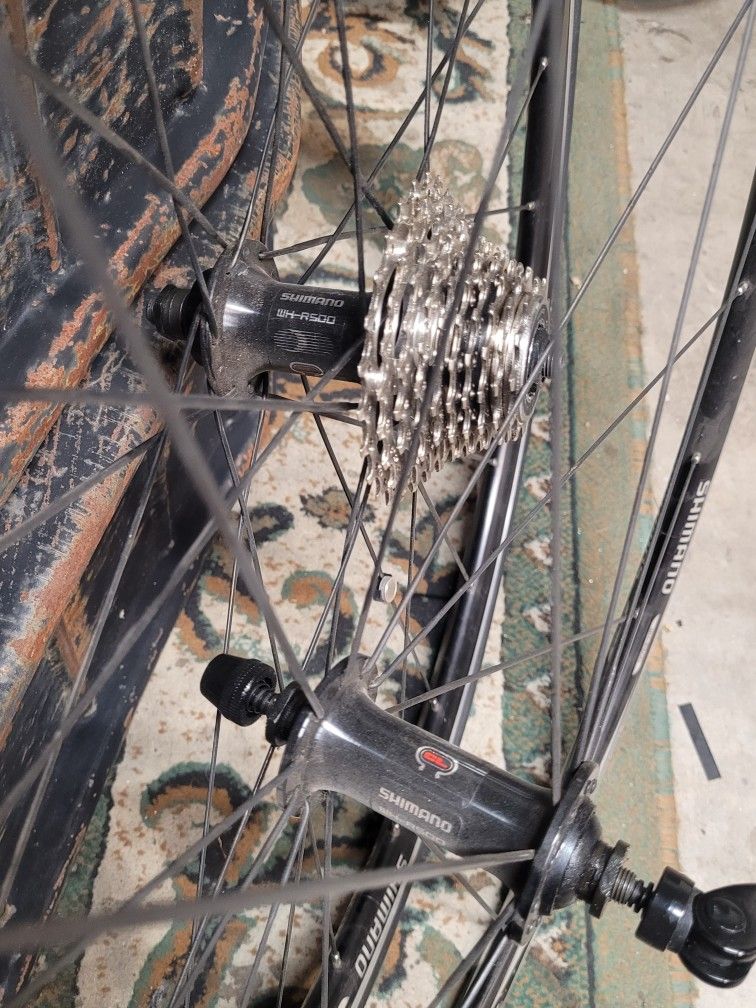 Shimano 700c Wheelset