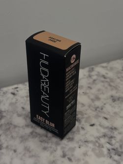 Huda Beauty Easy Blur Foundation