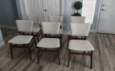 Six beautiful mid-century/ modern dining chairs