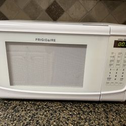 FRIGIDAIRE Microwave 