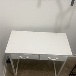 White desk/beauty stand