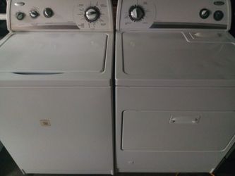 Nice Whirlpool set washer and gas dryer they both work great