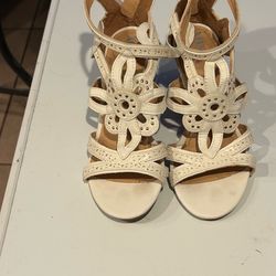 Girls shoes size 7