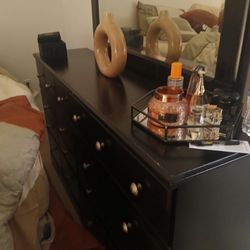 Free Clean Dresser