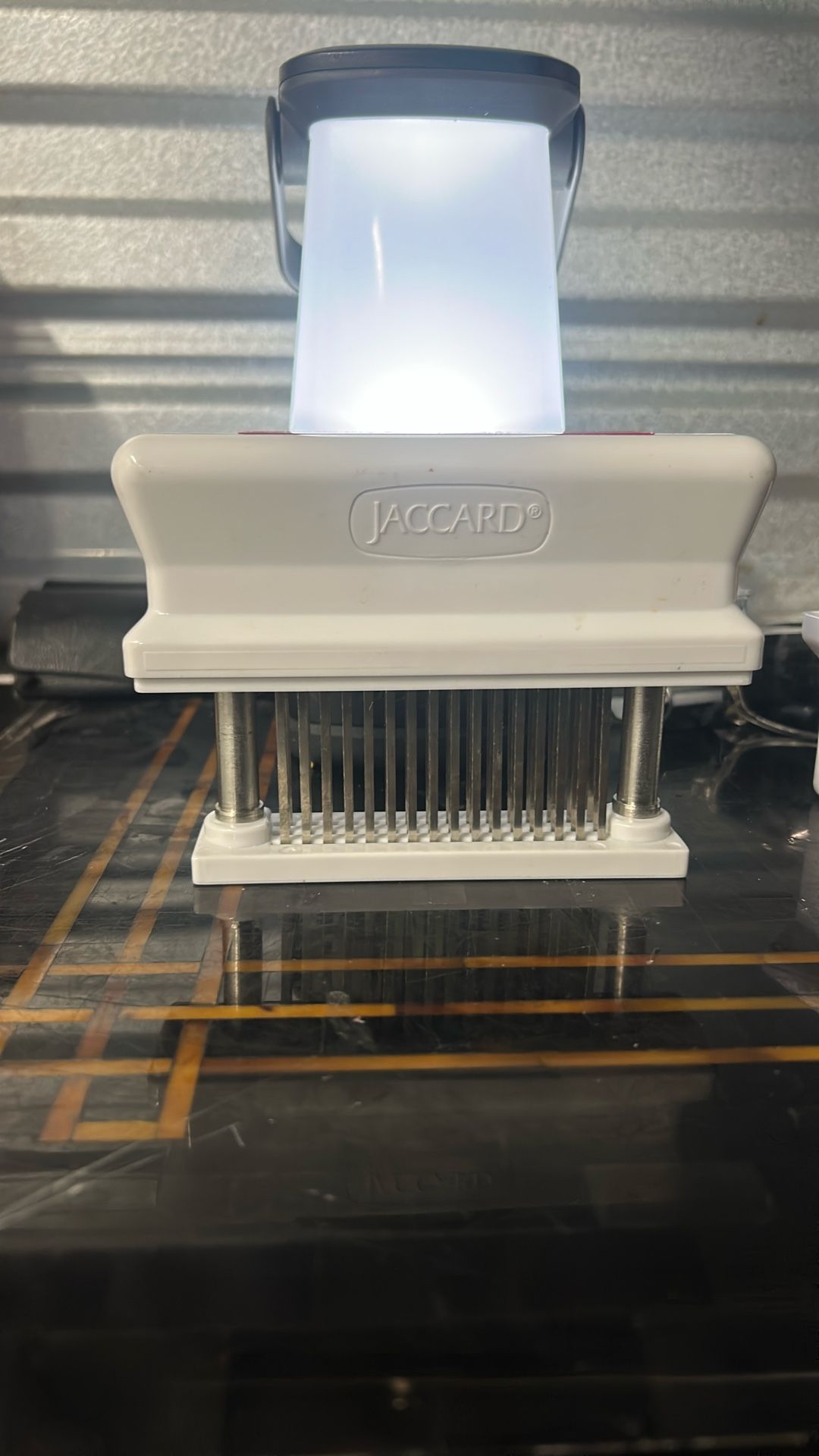 JACCARD: ORIGINAL SUPER 3 MEAT TENDERIZER™ COLOR CODED – RED