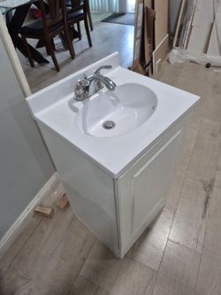 Bathroom Vanity Cabinet with Undermount Sink