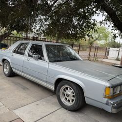1990 Ford Crown Victoria