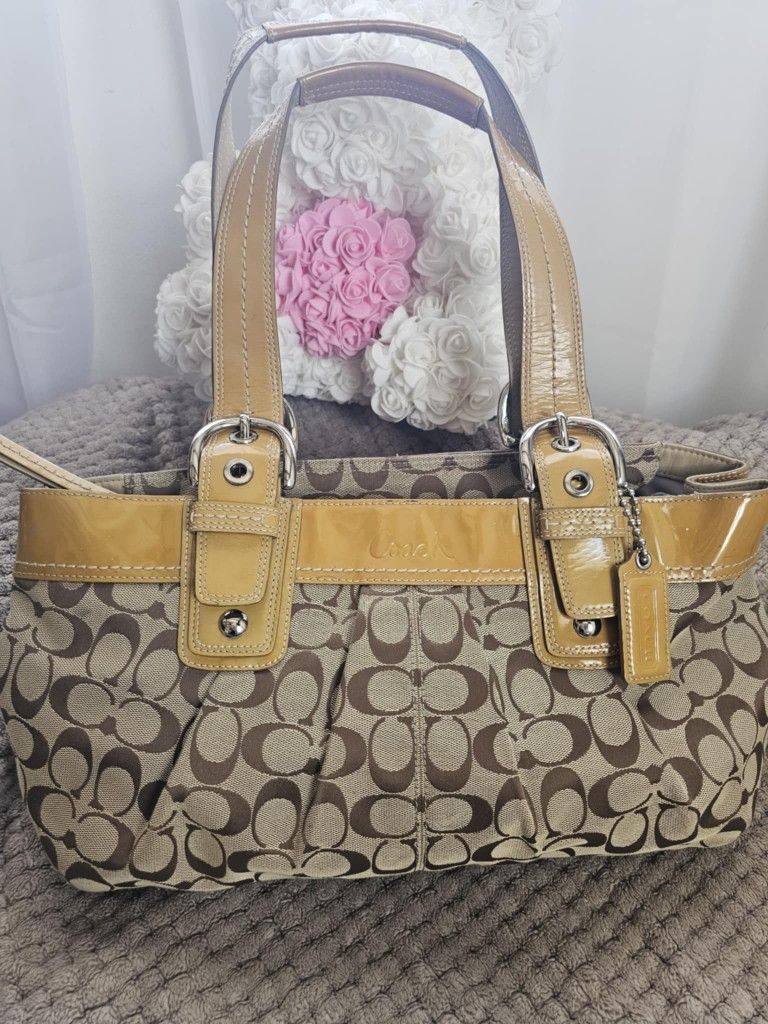 Coach Vintage Tote And Wristlet