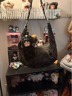 Authentic vintage signature c back Coach shoulder bag