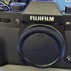 Fujifilm X-T20 Mirrorless Digital Camera.  