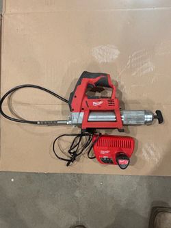 Milwaukee Cordless Grease Gun with Charger