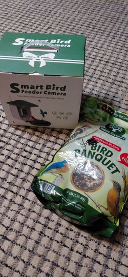 Used smart bird feeder with camera and 5lbs of feed