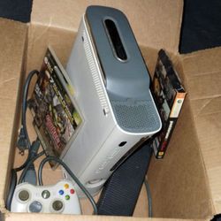 Xbox 360 With Connect A Few Games 