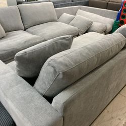 Sectional Super Big- Read Entire Post