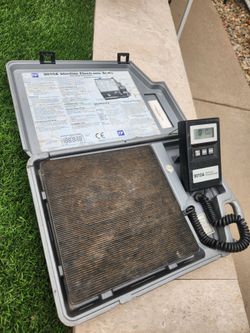 Electronic refrigerant scale