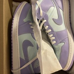 Jordan 1 Mid Purple Pulse Size 12