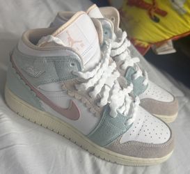 Size 6.5 They originally are too big for me Asking $70 obo