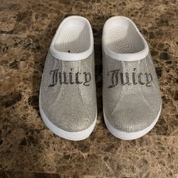 Juicy Couture Cruz Clogs Size 9 Women 
