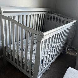 Baby Crib With Changing Table Mattress Dresser Drawers 