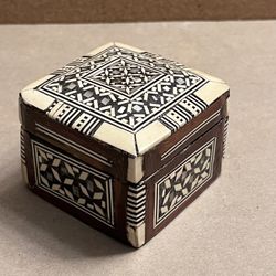 Mother of Pearl Mahogany Inlaid Jewel Trinket Box Mosaic Square Casket - 2  1/4” 