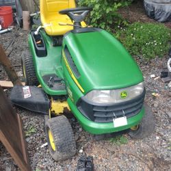 John Deere Riding Lawnmower