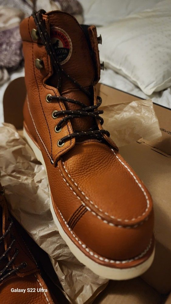 Steel toe work boots