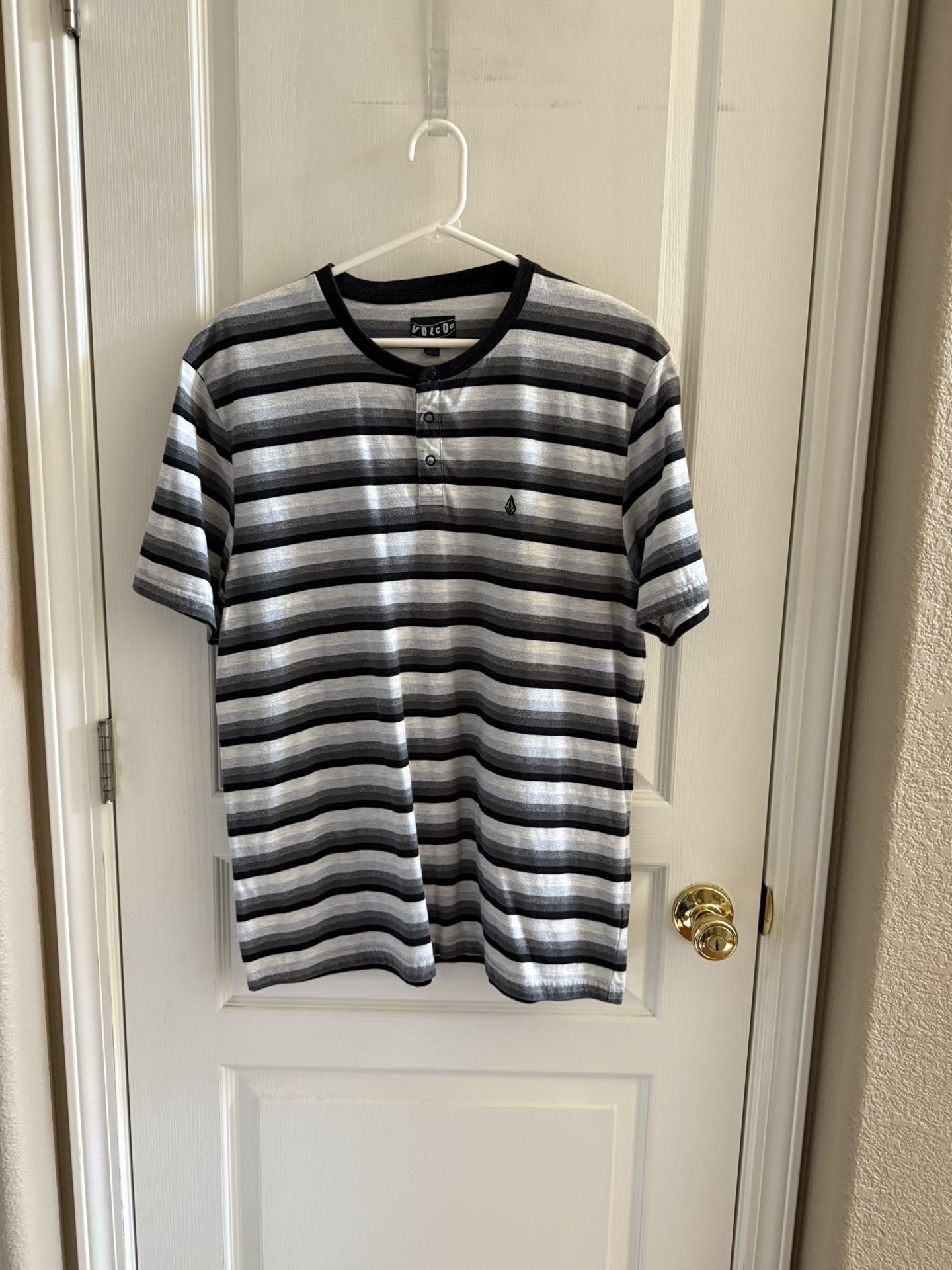 Men’s Volcom Snap Up Front with Black, Gray and White Striped Shortsleeved T-Shirt - Size Large