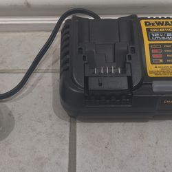 DeWalt DCB1104 Charger - New