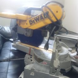 DeWalt 12 Miter Saw Double Bevel 