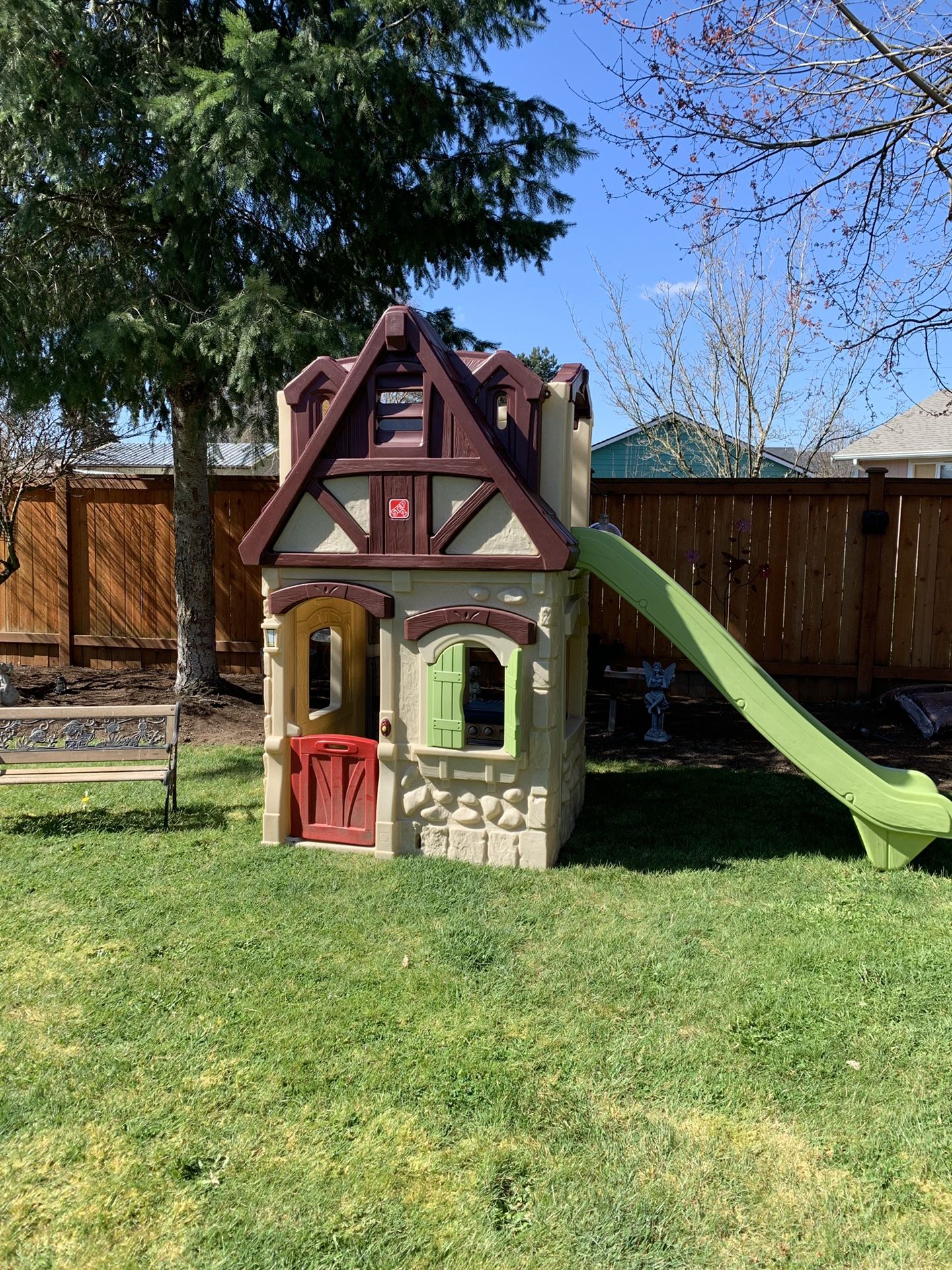 Step 2 best sale two story playhouse