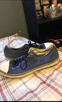 Two Converse for 25$