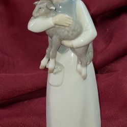 Vintage Lladro Porcelain Spain Figurine 1010 "Girl with Lamb" L11F304
