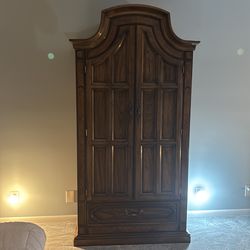 Bedroom dresser and armor set