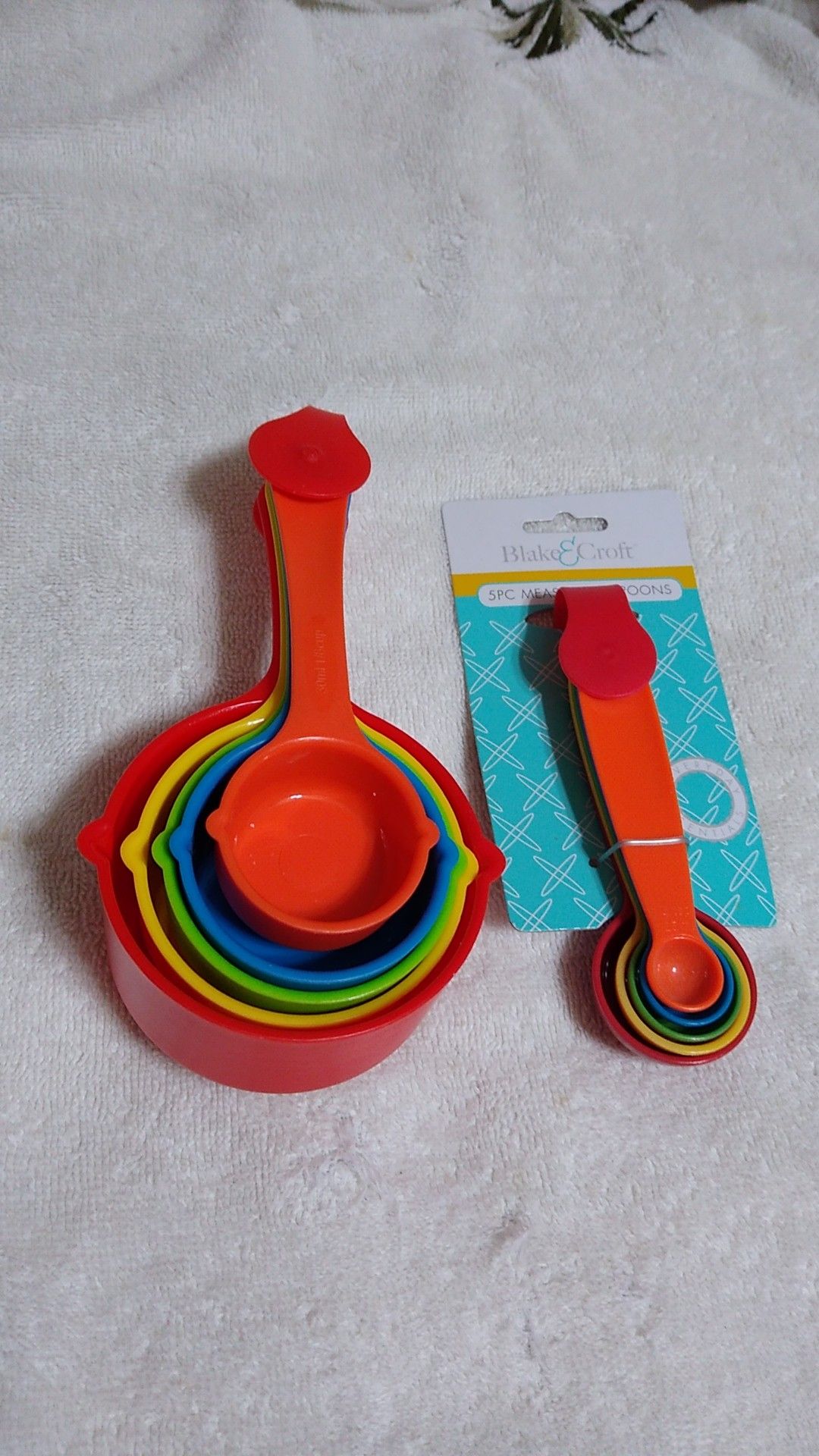 Measuring Cups & Spoons