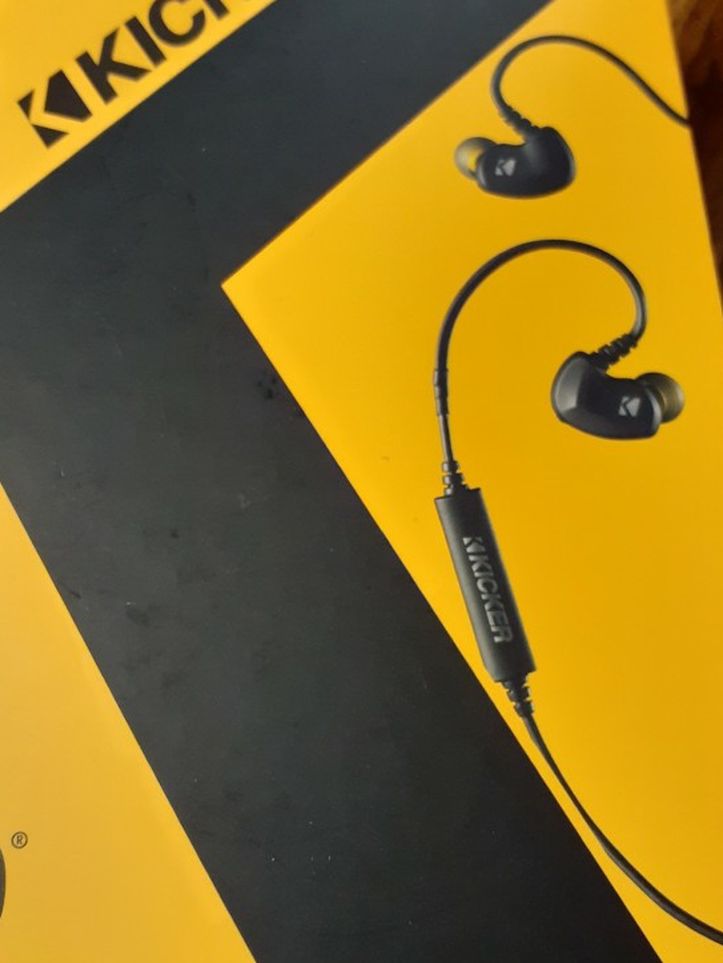 Kickers Bluetooth Earbuds