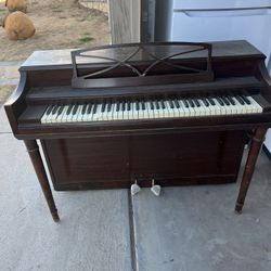 Piano- Gulbransen- Free