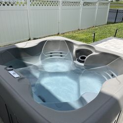 LifeSmart 4-Person Hot Tub – $1,500 Under Warranty