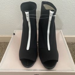 New High Heels Boots “Juicy Couture “7.5