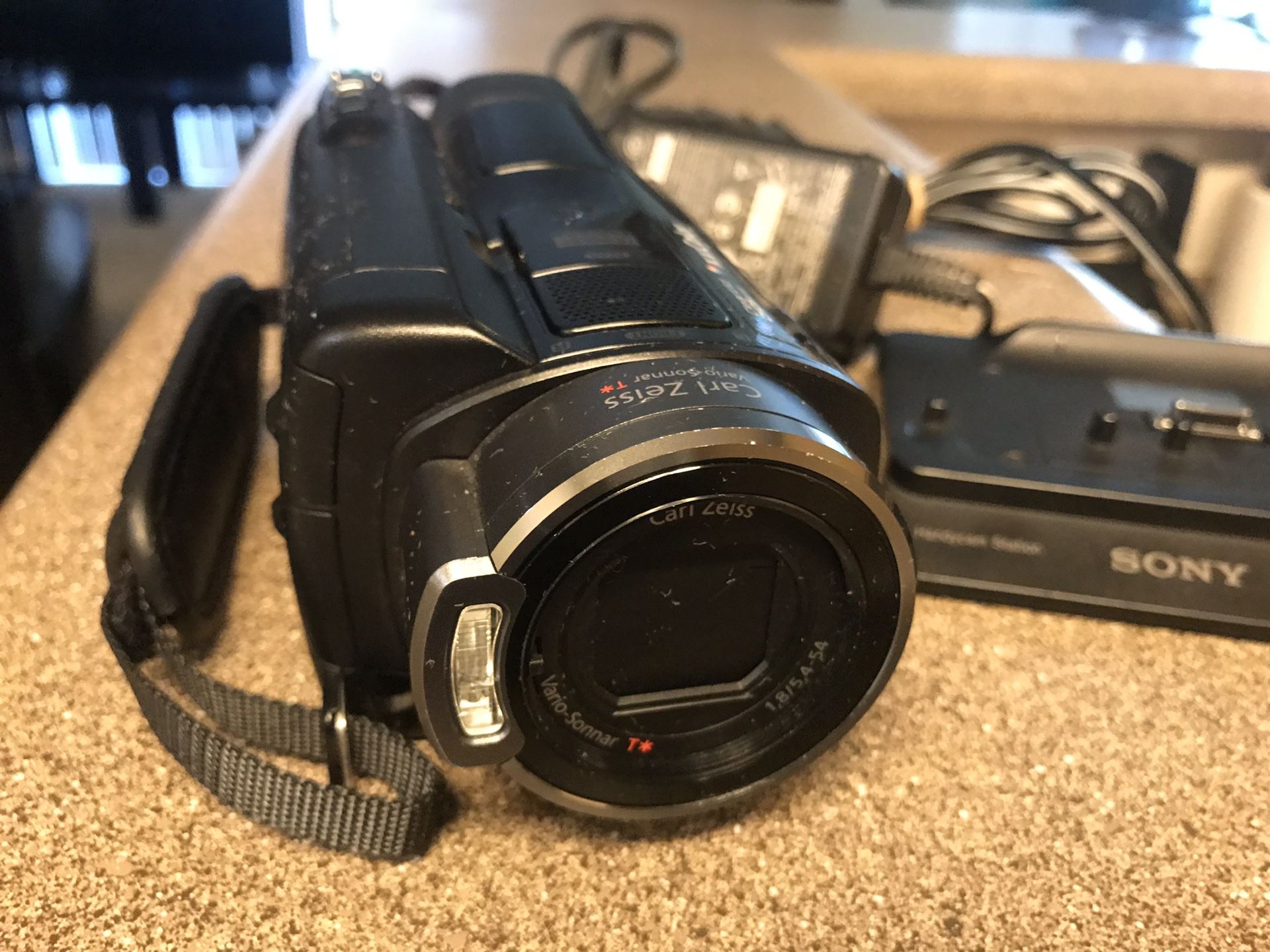 Sony HDRSR7 60GB High Definition Hard Disk Drive Camcorder With Charging Cradle Handycam for