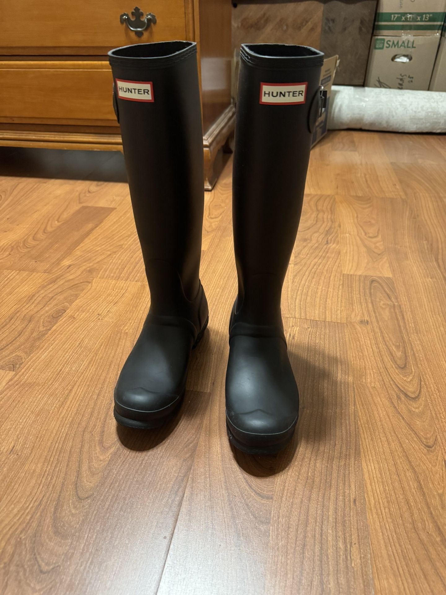 Women’s Size 7 Hunter Rain Boots Matte Black