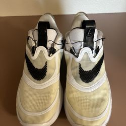 Nike adapt bb 2.0 size 9.5 USA charger and original box and charging pad 
