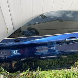 Q60 Driver Side Door 2017-23
