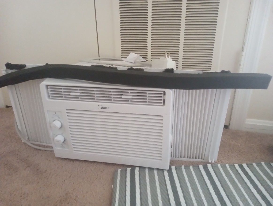 Air Conditioner,  Place On Window Color White