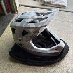 Mountain bike helmet