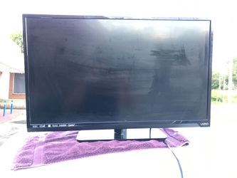 32 inch Vizio tv with remote